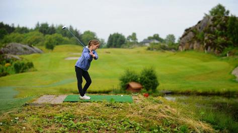 Golfkortet + medlemsskap i Sotra golfklubb ut 2019 er frivillig og kostar 300,- ekstra. Golfgruppa er eit samarbeid mellom kyrkja og Sotra golfklubb.