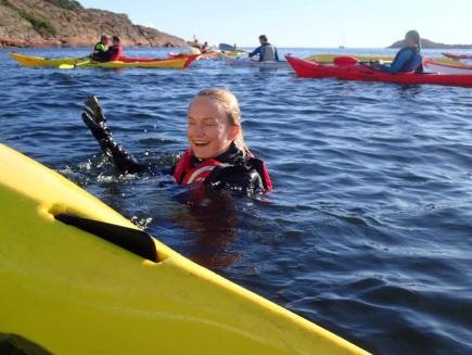 KAJAKK-gruppa: Turer og kurs 2018 Hos DNT Horten Kajakk finner du turer der du kan sitte foran bålet sammen med andre, overnatte under stjernene på en øy, drive med bølgelek, padle i solnedgangen