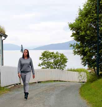 Nordland Teater har stengt om sommeren, men bygningen kan studeres fra utsiden, gjerne fra Teaterparken på bygningens bakside. Ellers i året kan teateret friste med ulike forestillinger. Se www.