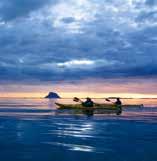 For mer erfarne padlere anbefales en tur over til Lovund. Onøy og Lurøy Området rundt Onøy og Lurøy egner seg også godt for padling.