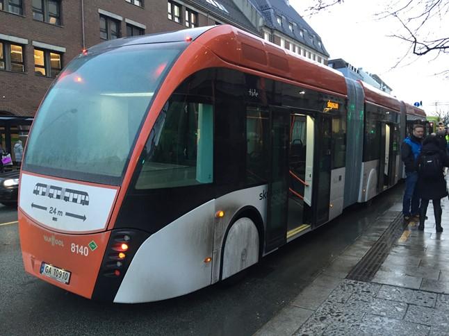 Miljøpakken Trondheim Metrobuss fase 1 10-15 tiltak, bl.a. Strindheimkrysset, Tonstad innfartsparkering og Østre Rosten 2 utførelsesentrepriser Utlyses juni 2018 Byggeperiode august 2018 mai 2019 10-15 tiltak, bl.