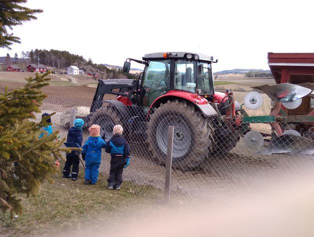 PÅSKEFERIE! Vi feirer Thomas 5 år!