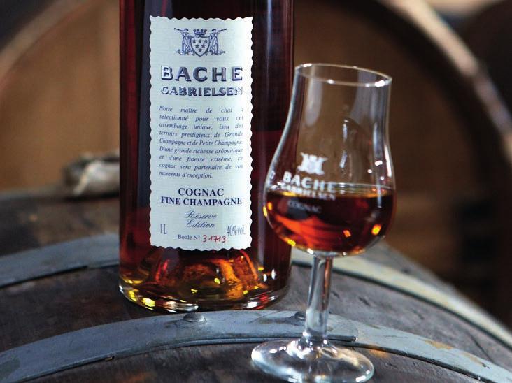 Mer enn 20 år på små eikefat BACHE-GABRIELSEN THOMAS XO PRESTIGE Thomas XO Prestige er navnet på denne cognacen fra Bache- Gabrielsen.