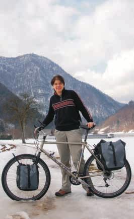 V enem letu s kolesom do Kitajske 26-letna Marija Kozin iz Podlubnika rada odkriva nove kraje, spoznava kulturo in ljudi.