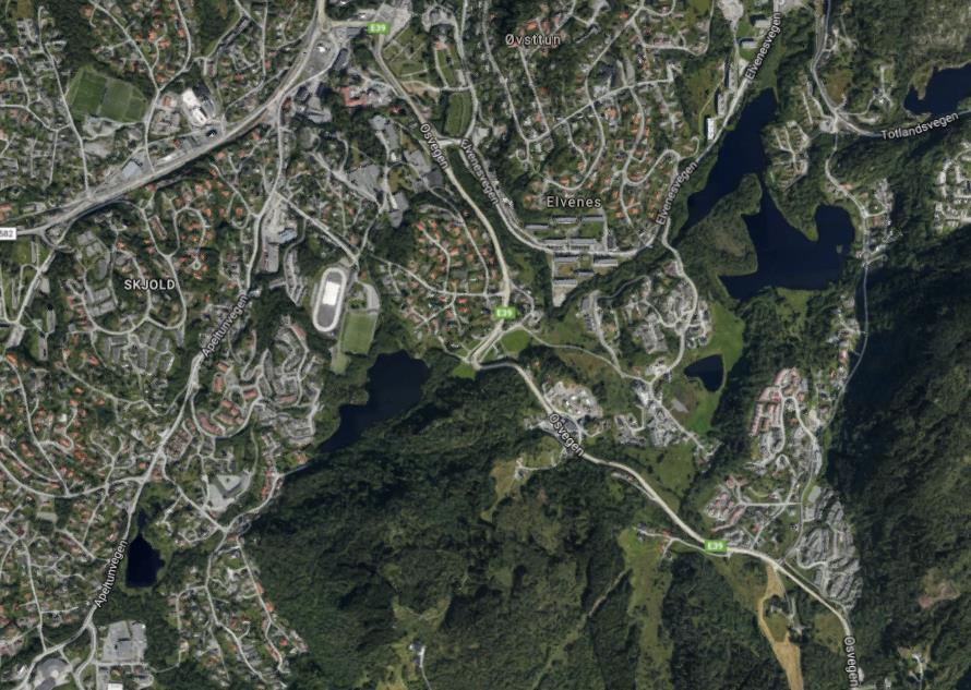Om eiendommene Området ligger nord for Lilletvedt og sør for Skjold/Apeltun, og utgjør et «platå» i den nordøstligste delen av Smøråsen. Det aktuelle utbyggingsområdet er på omkring 40 mål.