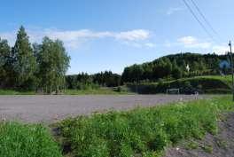 På Frøystad ved Lunner ungdomsskole er det idrettsanlegg. Her er det to fotballbaner (grus- og kunstgressdekke), friidrettsanlegg, skytebane, svømmehall og hoppbakke.