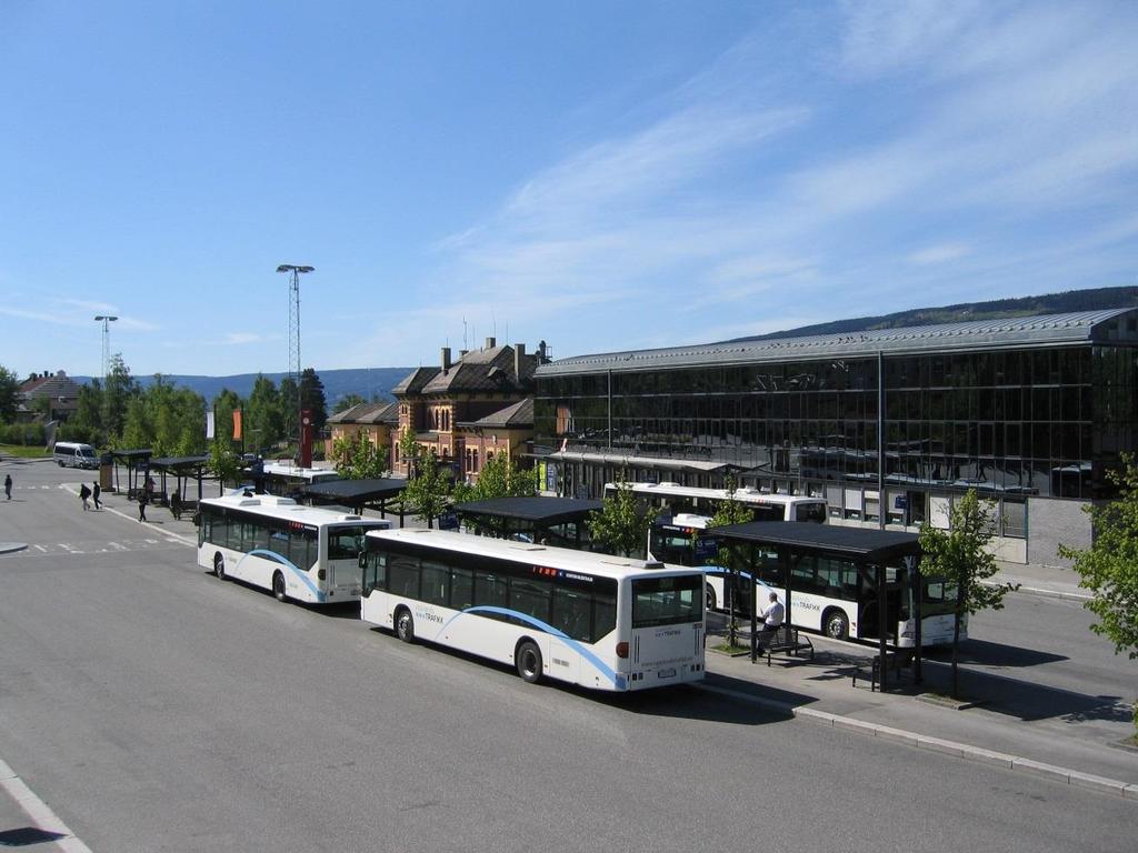 4.3.3 Kollektivtrafikk Et viktig ledd i trafikksikkerhetsarbeidet er å redusere biltransporten ved å stimulere til økt bruk av kollektivtransport.