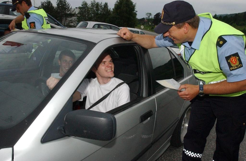 4.4.2 Kontrollvirksomhet Kontrollvirksomheten i politiet og Statens vegvesen har som overordnet mål å redusere tallet på drepte og hardt skadde.