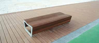 oceľová konštrukcia, sedadlo z drevených lamiel