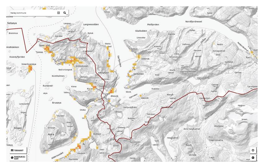 Tonneshalvøya sør i Rødøy er delt mellom Lurøy og Rødøy og ligger i tilknytning til Lurøy fastland Befolkning pr. 1. januar 2018: Rødøy.