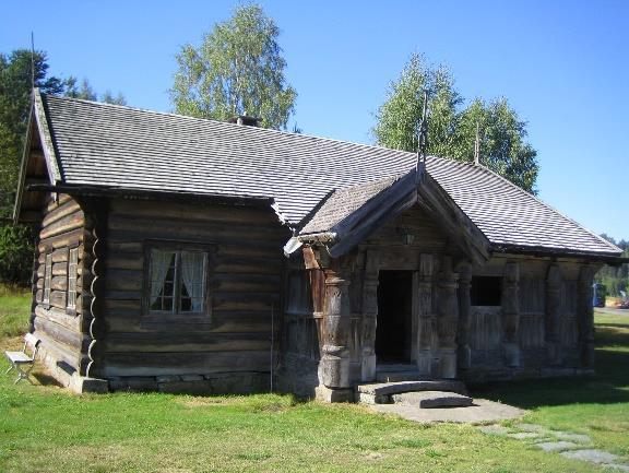 Gjellerud nordre, Flesberg kommune: Her er det to fredete bygninger: ei stue og et loft. Stua er ei tradisjonell numedalsstue med svalgang.