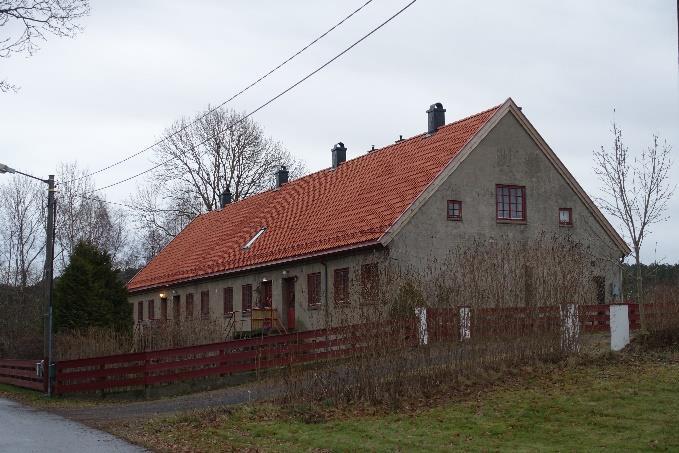 Foto Buskerud fylkeskommune Skogveien 1-11, Tofte, Hurum kommune: Arbeiderboligene i Skogveien er fra tidlig på 1900-tallet og bygd for Tofte Cellulsefabrik.