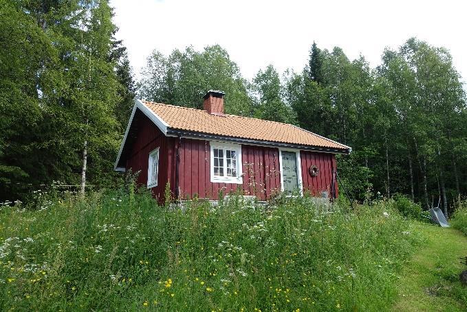 Vi har gitt tilskudd til dette arbeidet. Tilskudd kr. 40.000. Stua på opprinnelig plass. Foto Jan Haraldseth. Haugerudbråten, Ådal, Ringerike kommune.
