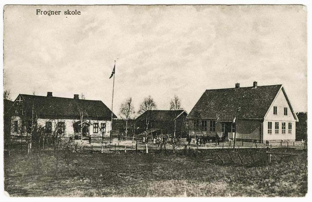 5.1 Delområde A Frogner skole- og idrettsanlegg Figur 10 Frogner skole en gang mellom 1914-1925.