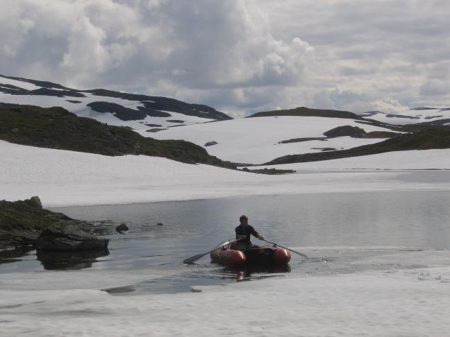 Framleis er 1997-årsklassen til stades, men 23-årsklassen dominerte i prøvefiskefangsten i juli 29 (Fig. 15). Isen kan liggja til langt ut i juli og byrjinga av august på vatna i Vassdalen.