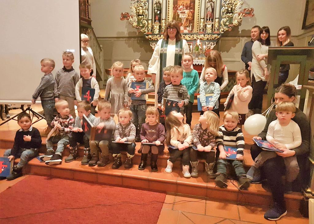 I alt 30 barn møtte opp til familiegudstjeneste søndag 11. februar i Løkken og Meldal kirke.