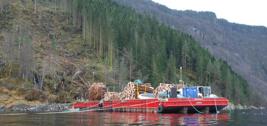 Etter stormen Dagmar var mye av taubanekapasiteten fortsatt i opprydningsarbeid, og ikke så ofte i normal drift.