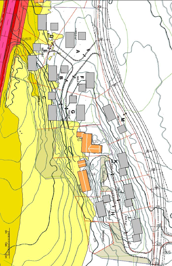 Figur 3 viser beregnet støynivå på uteoppholdsarealer i 1,5 meters høyde («ørehøyde»). FV706 Figur 3: Beregnet lydnivå (Lden) på bakkeplan i 1,5 meters høyde.