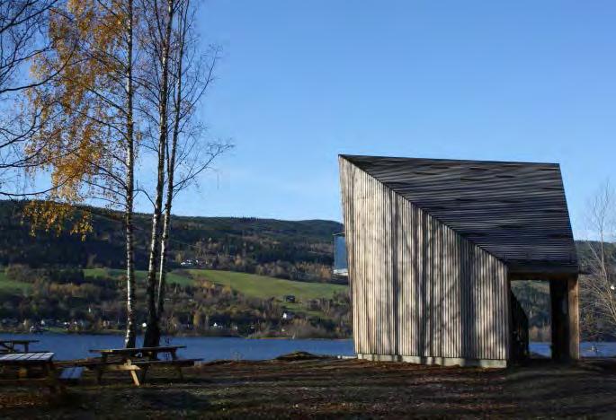 Ved den tidligere betongstasjonen mellom Korgen og Mosodden er det bygget utkikksplattform for fugletitting. Bygget fungerer også som gapahuk og populært turmål.