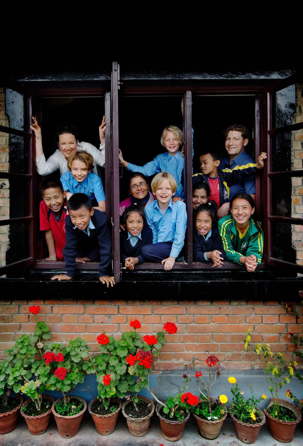 ANTISUPERMAMMA I NEPAL Her får barna lov til å bygge et nytt liv Kristine Storli Henningsen, også kjent som antisupermamma, tok med hele familien og flyttet inn i en SOS-barneby i en måned.