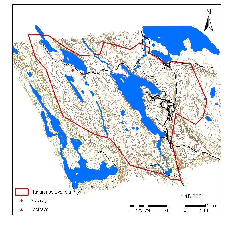 SAMMENDRAG Under undersøkelsen ble det gjort funn av ei gravrøys. Denne røysa ligger i den nordvestlige delen av planområdet, på en bergflate mellom Velenvatna og et mindre vann.