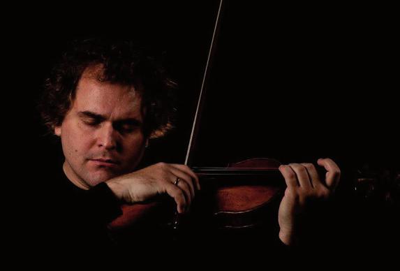 S. 06 ANNAR FOLLESØ vert rekna blant våre fremste fiolinistar og har gjennom turnear og plateinnspelingar fått glimrande kritikkar i inn- og utland. Han er tilsett i Kringkastingsorkesteret (KORK).