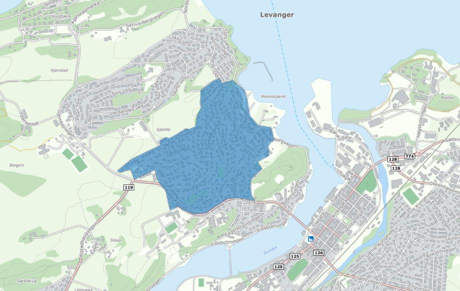 Dette er et driftsbygg på gården Gjemble Lille gnr/bnr 4/1. Den nordøstvendte delen av området har utsikt over fjorden.