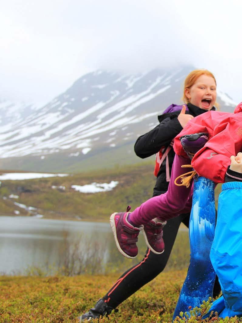 Friluftsliv fordi innbyggerne fortjener det! Derfor er friluftsliv så viktig Hele 7 av 10 nordmenn bruker turer i skog og mark for å holde seg i fysisk aktivitet.