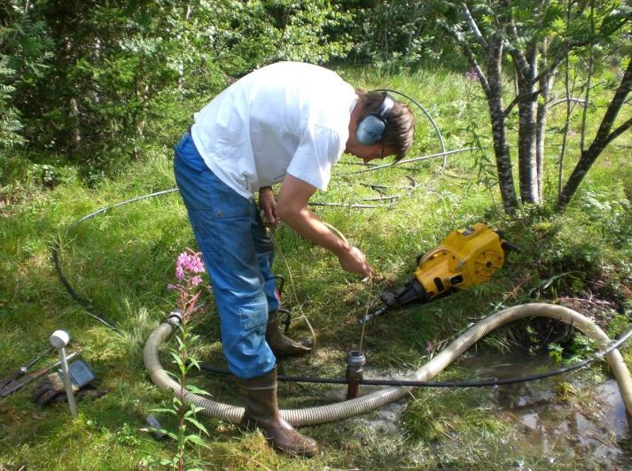 Hovedprofil Miljø- og hydrogeologi Hvordan bruker vi våre grunnvanns ressurser? Og hvordan kan vannkvaliteten beskyttes mot forurensning? Hvor kommer forurensningene fra?