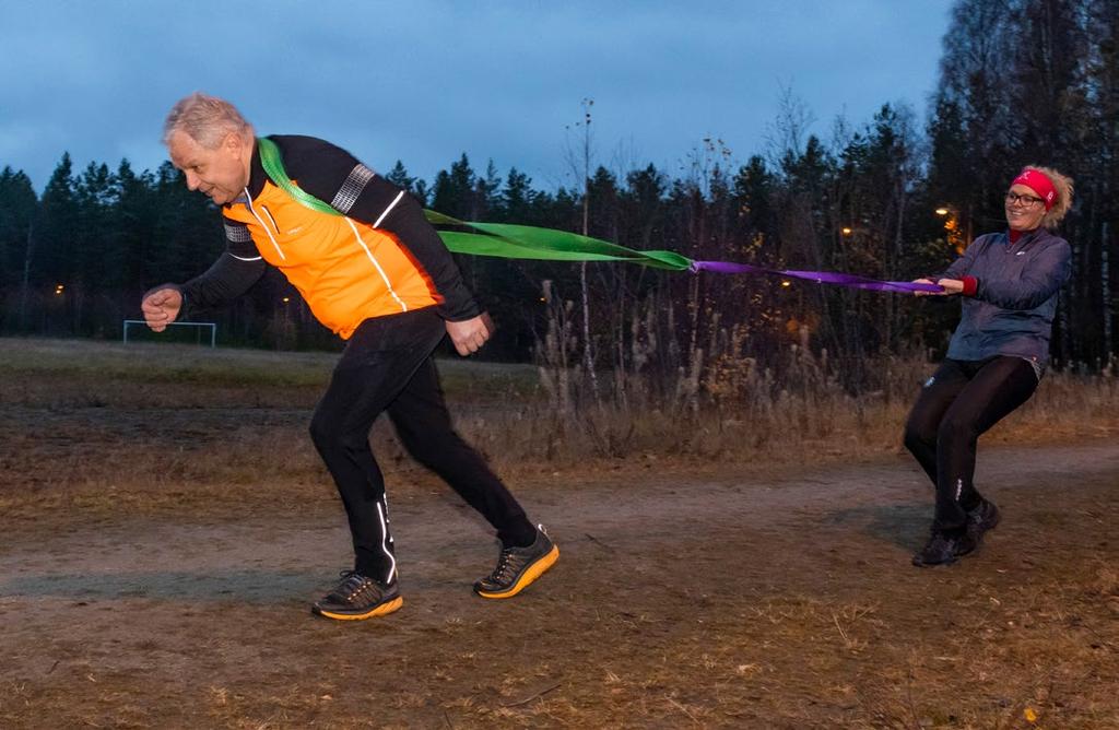 Ned 21 kio og haverte bruken av insuin Det bir et het spesiet mijø når vi trener sammen utendørs i en gruppe på 10-15 personer, sier Bjørn Ate Boke, her i gang med styrke trening for bena sammen med