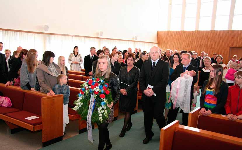 Sjómannadagurinn 2011 Skrúðgangan var virðuleg. Hátíðahöldin vegleg að vanda Sjómannadagshelgin tókst vel að vanda en þátttaka bæjarbúa var með eindæmum góð líkt og undanfarin ár.