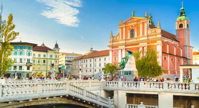 3 Dag 3 Zagreb Ljubliana - Umag (F, M) Etter frokost kommer bussen som skal kjøre til Umag. Vi setter ruten nordvest over i retning Ljubljana i Slovenia.