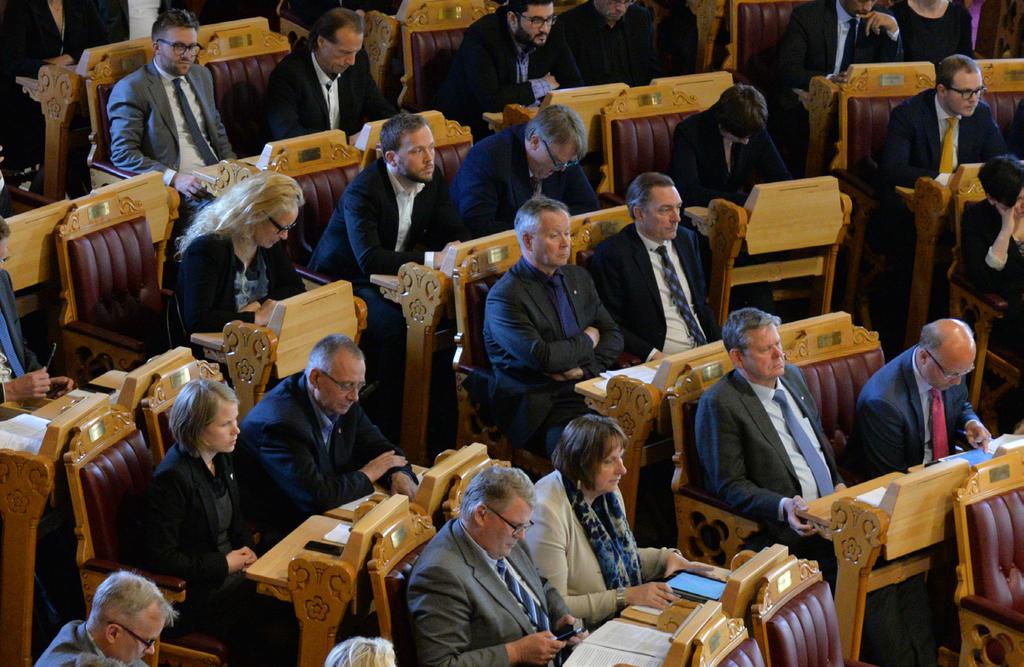 GRUNNLOVSENDRINGER Våren 2015 endret Stortinget Grunnloven. Domstolenes prøvingsrett ble grunnlovfestet 1. juni.