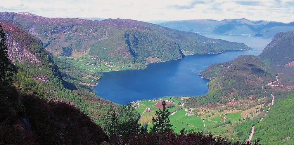 KOMMUNESAMANSLÅING Høyanger Høgre ser positivt på kommunesamanslåing for å betre tilbodet til innbyggarane, og for å høyre til i eit større bu- og arbeidsområde.