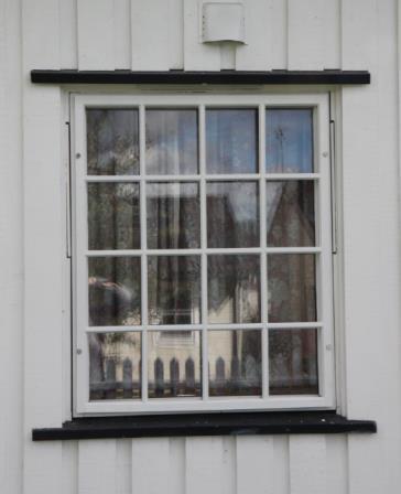 De er etterlikninger av opprinnelige vinduer som tilfredsstiller dagens krav og ivaretar historisk kontinuitet. Bilde 4.