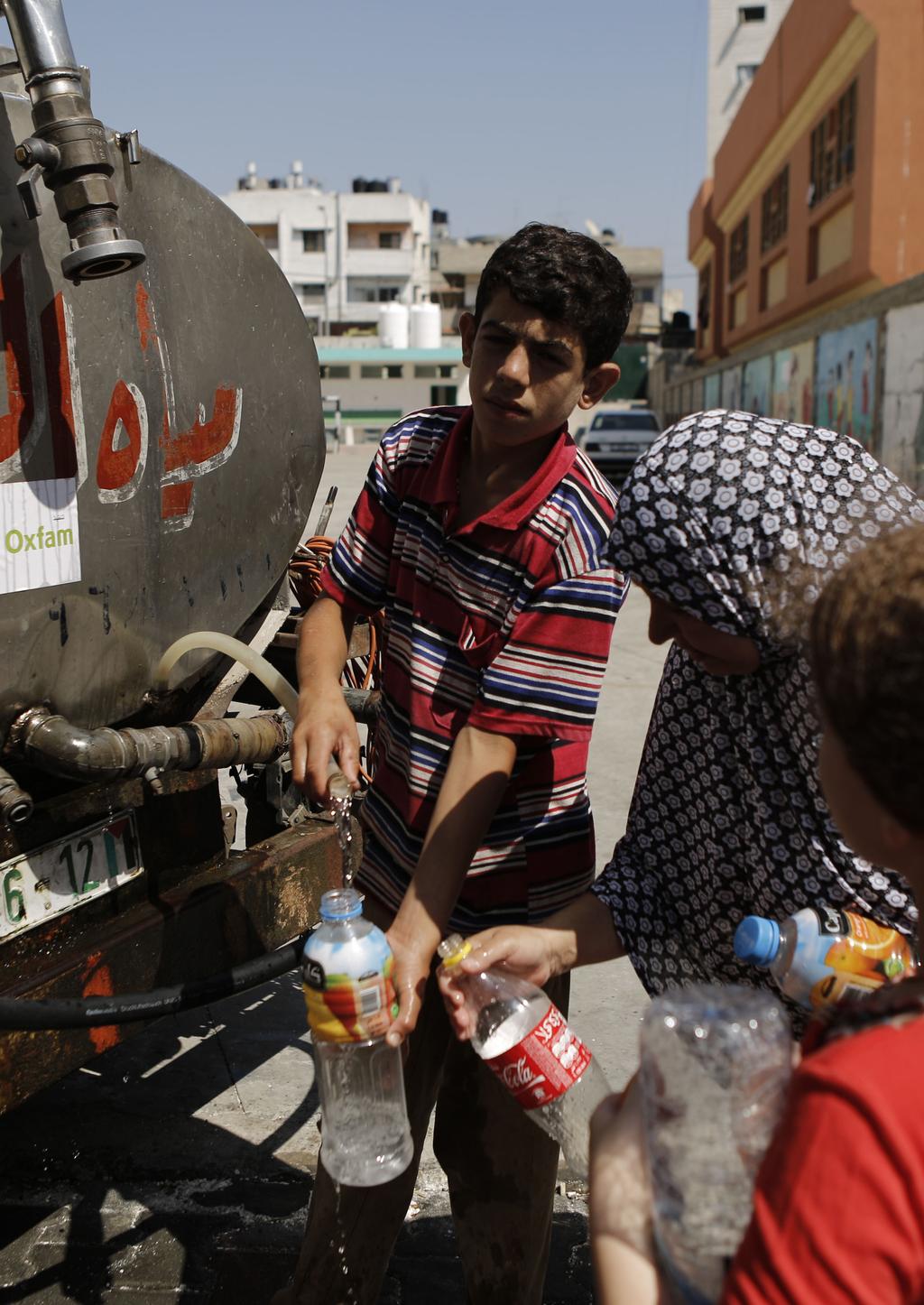 Gaza Jeg er tørst gi meg vann I år 2000 var 98,3 prosent av grunnvannet på Gaza egnet som drikkevann. Bare 17 år senere, i 2017, er mindre enn 4 prosent av grunnvannet egnet for menneskelig bruk.