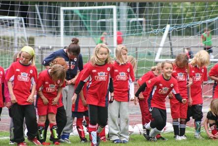 Som i fjor, og mange år før arrangerer Odda fotballklubb også i år Tine Fotballskole. Fotballskolen går av stabelen 23.06.09-