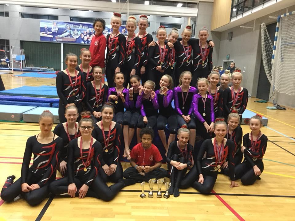 Høsten 2017 KM og 2 seriekonkurranse i Vågenhallen Sandnes Turn var arrangør Vi deltok med aspiranter ( gymnaster under 11 år) Rekrutter og juniorer.