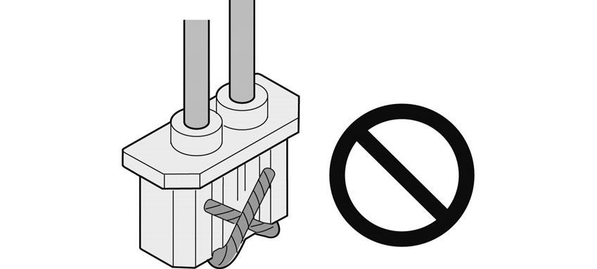 Navdynamoens koblingsterminal (A) Wire (B) Isolering Type Wire Isolering Delt Størrelse (AWG) 22 Diameter omtrent 0,8 mm Diameter: 1,8 2 mm 2. Bøy wirene og la dem løpe langs sporene.