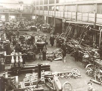 til båter og mindre skip. 1903 Firmaet stiftes 19. november som et interessentskap under navnet «Progress Verktøimaskinfabrik».