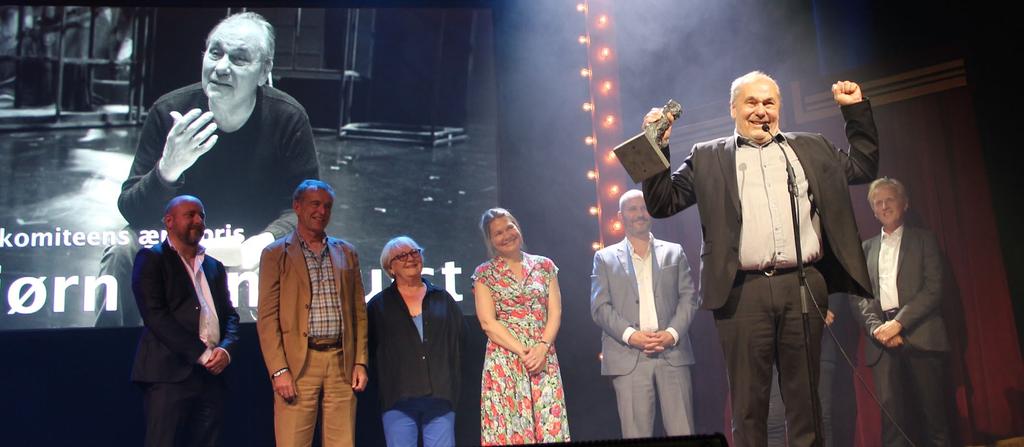 Heddas ærespris ble tildelt Bjørn Sundquist. (Alle foto Heddaprisen: Mari Thune Husvik) kunstnerisk og daglig leder ved Norsk Skuespillersenter, ønsket velkommen til publikum og deltakere. 5.