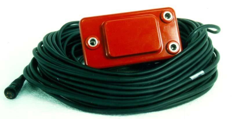 Systembeskrivelse Skrogmonterte og portable hydrofoner To skrogmonterte hydrofoner er tilgjengelige, en for bruk for snurpenot, og en til bruk ved tråling.