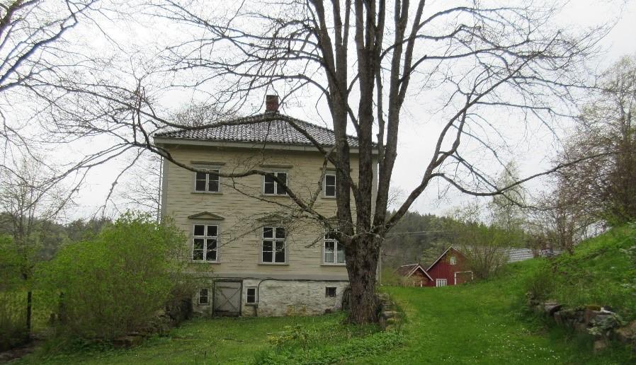 Kort karakteristikk av kulturminnet Den nye forvalterboligen, oppført på slutten av 1830-årene, på Eikelands verk i Gjerstad kommune ble oppført som en standsmessig bolig for jernverksforvalteren.