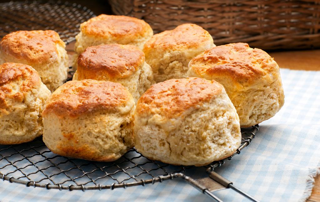 Grove scones (4 SCONES, 16 BITER) 5 dl Grov Glutenfri Melmix 2 ts bakepulver ½ ts salt 75 g flytende margarin 2 dl Resource 2.