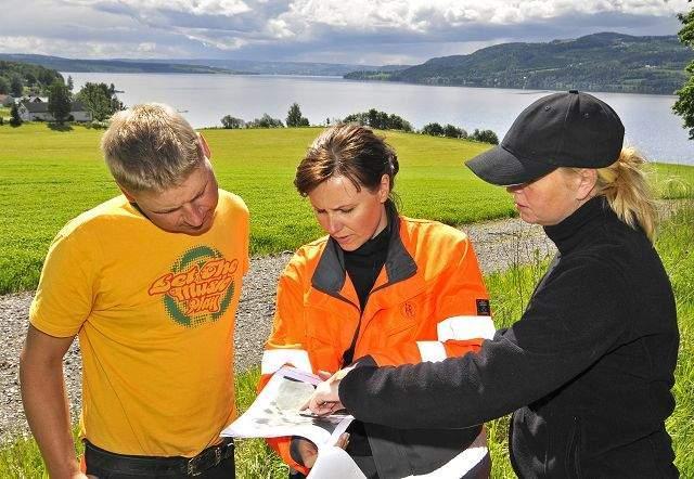 Det er i Hedmark gjort flere registreringer av bryggesteinslag, og funnene er litt typisk for dette området av landet. Et lignende funn er blant annet gjort på Gilberg på Fåberg.