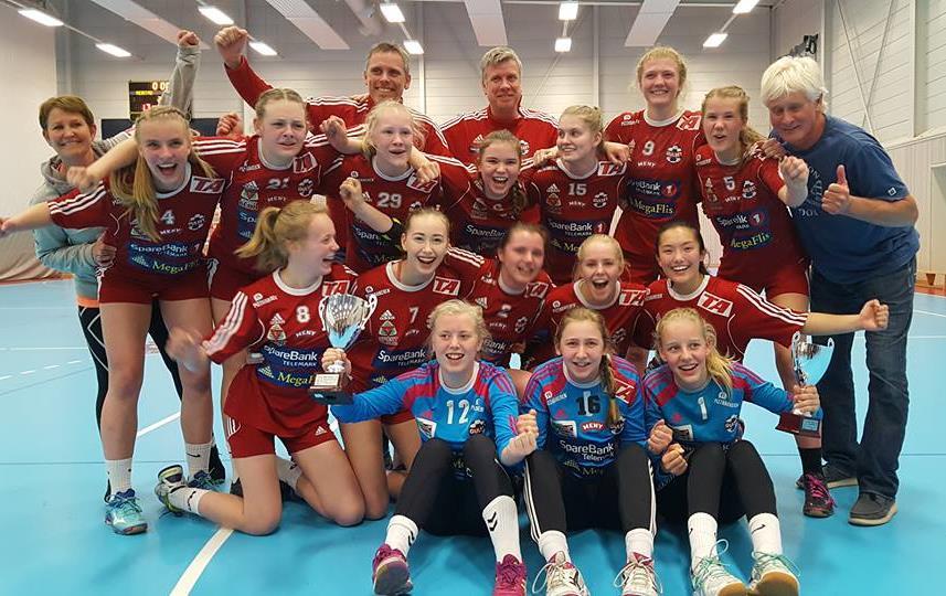 Vi har deltatt på Nesjar Cup i juni og på Rødspette Cup i Frederikshavn i 2017. Jan Haaber Jakobsen Lagleder J 15 (født 2002-2003) Vi har denne sesongen med et lag i A serie og et lag i B serie.