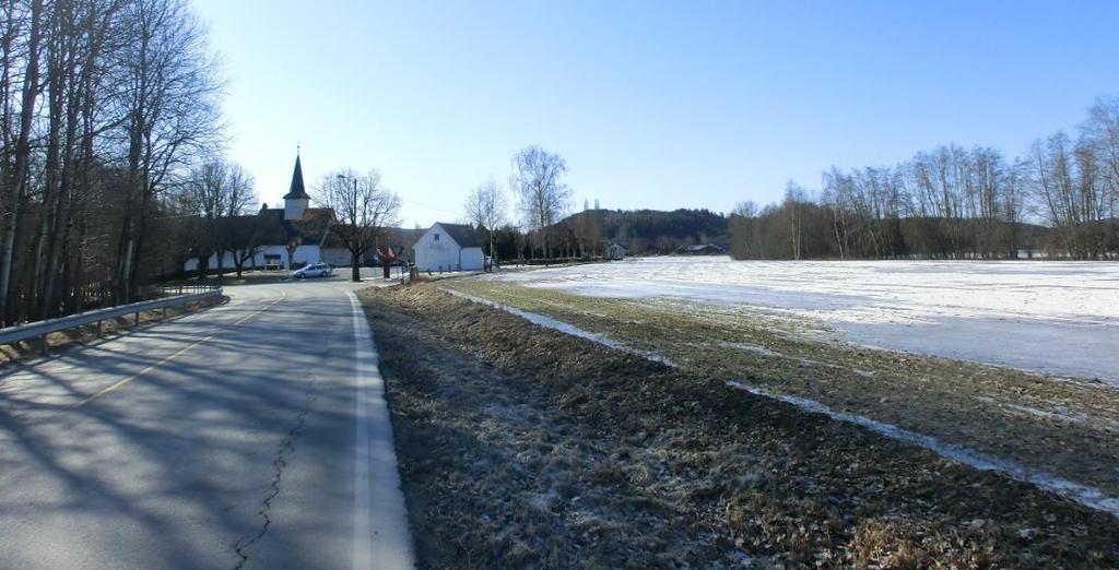 Fig. 28. Foto: Dagens situasjon - Idd kirke sett fra nord.