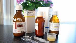 Feildosering av antibiotikamikstur Gutt 2 år fått første dose av Weifapenin mikstur (fenoksymetylpenicillinkalium 50 mg/ml).