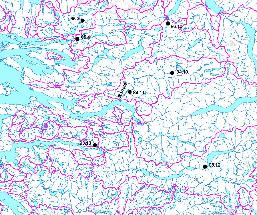 Figur 4. Vannføringsstasjoner i og nært Naustavassdraget. 4. Flomdata I tabell 3 er de største observerte flommene, døgnmiddelvannføring, ved 84.11 Hovefoss vist.