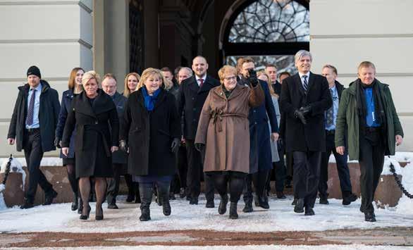 Lederen for regjeringen kalles statsminister. De andre medlemmene i regjeringen kalles ministre eller statsråder. Hver minister har ansvar for et fagområde.